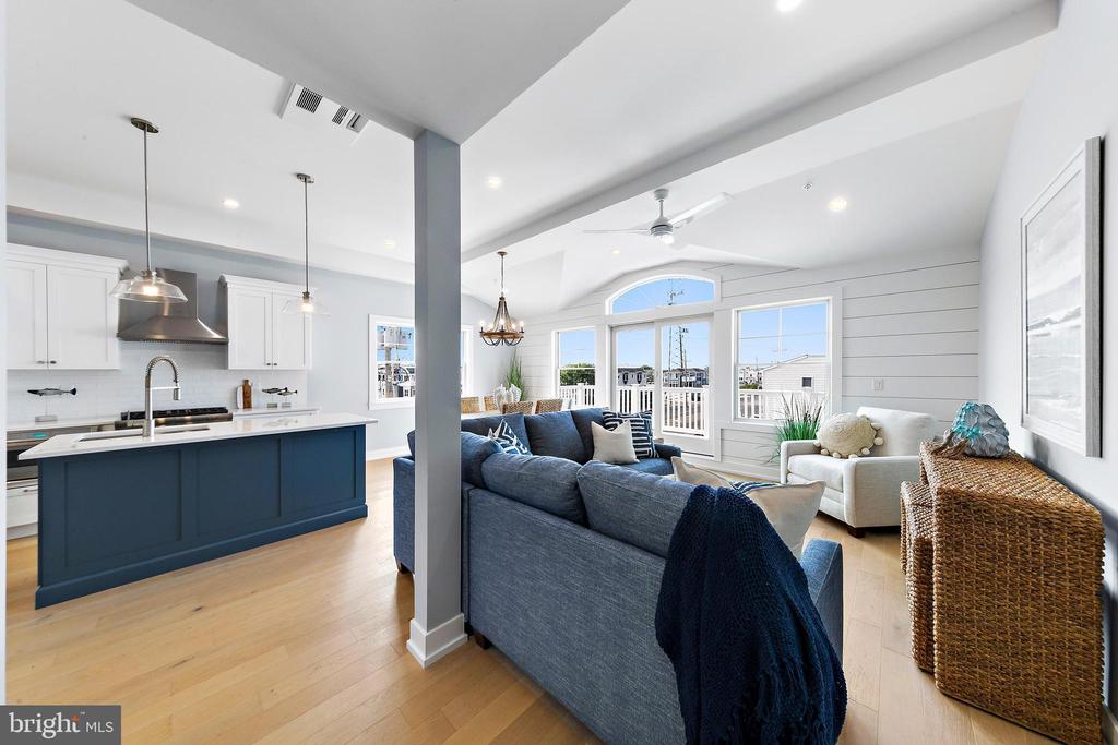 2600 LONG BEACH BOULEVARD 7