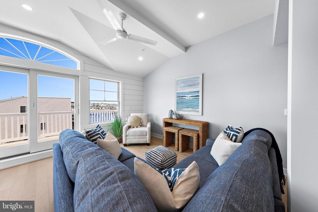 2600 LONG BEACH BOULEVARD 7