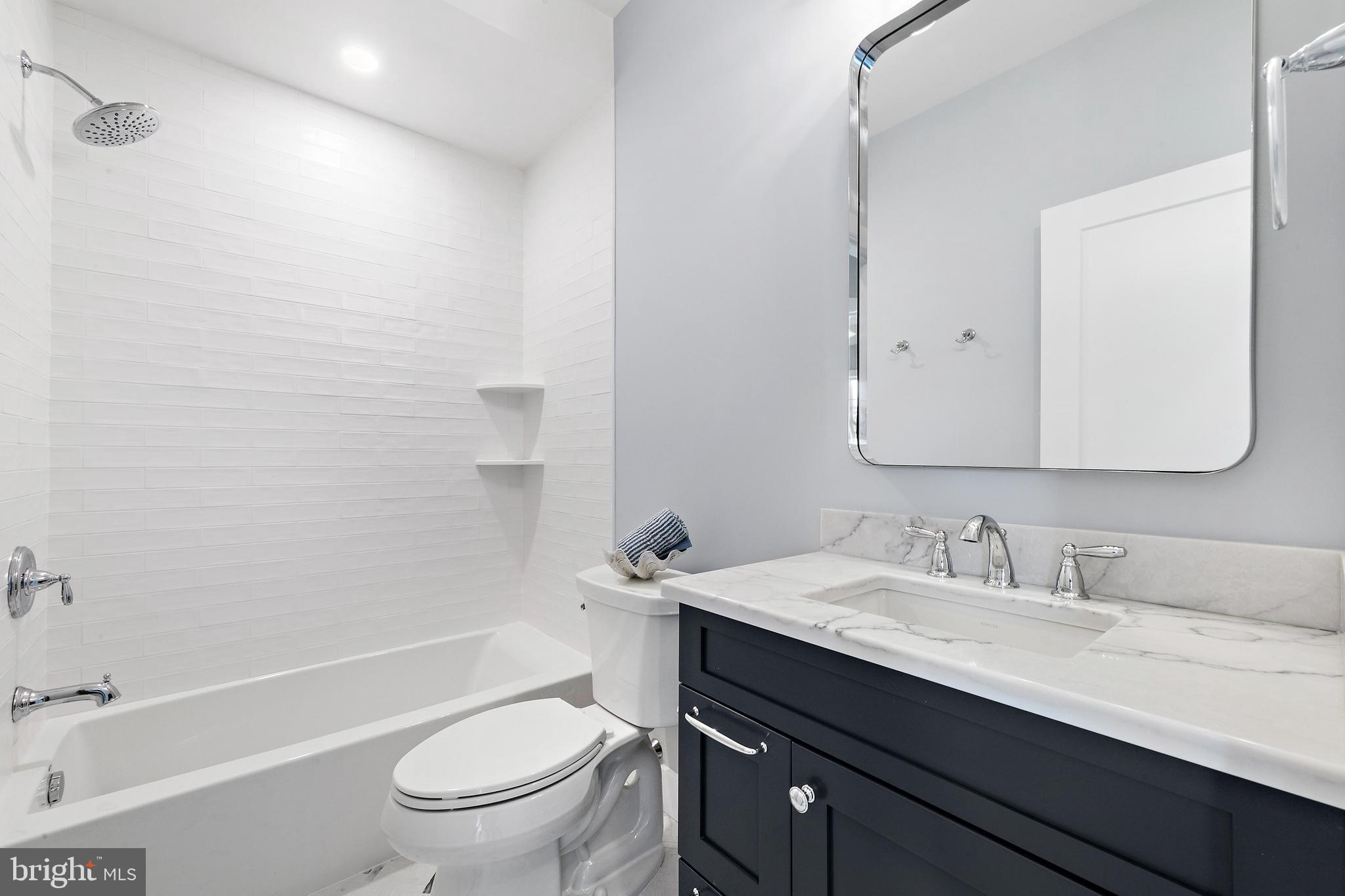 2600 LONG BEACH BOULEVARD 12