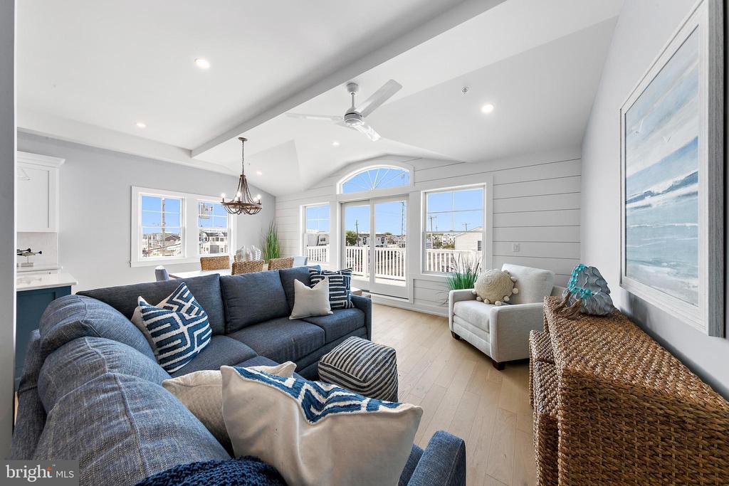 2600 LONG BEACH BOULEVARD 6