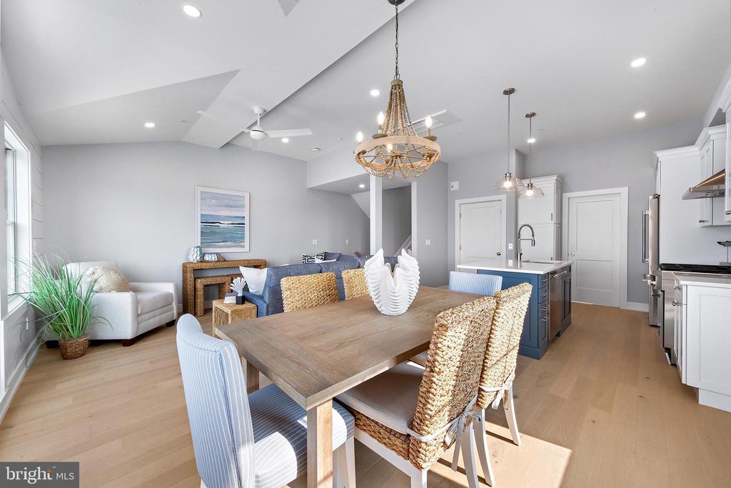 2600 LONG BEACH BOULEVARD 11