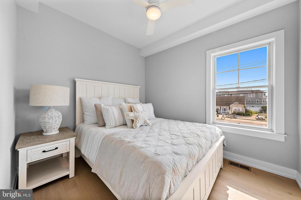 2600 LONG BEACH BOULEVARD 11