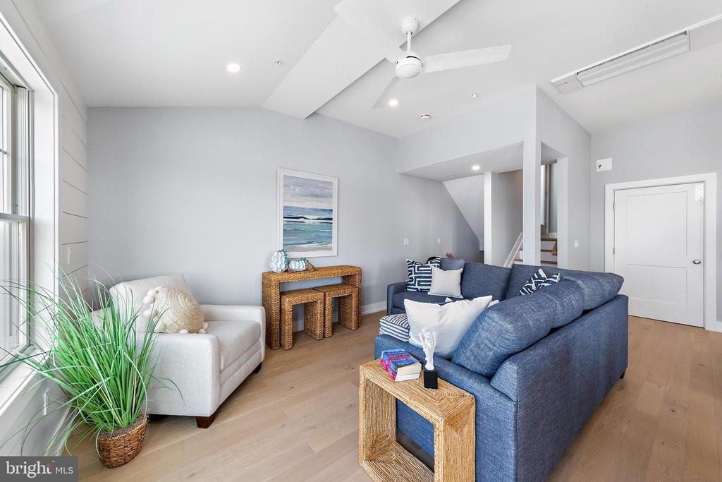 2600 LONG BEACH BOULEVARD 11