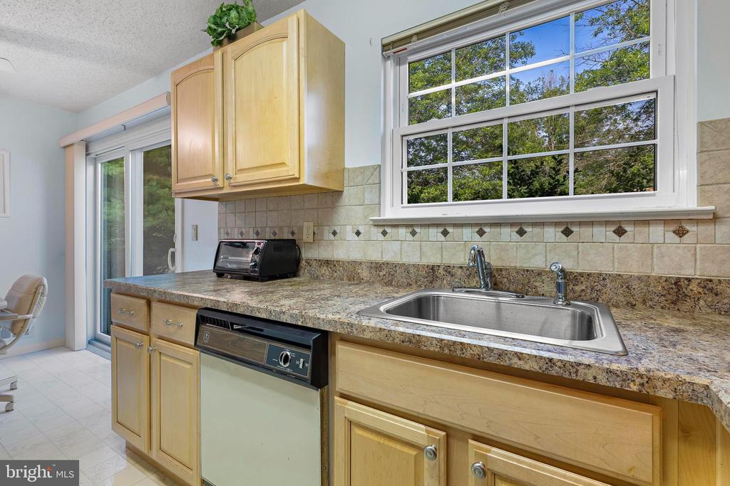 2 COTTONWOOD DRIVE