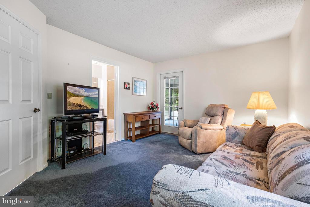 2 COTTONWOOD DRIVE