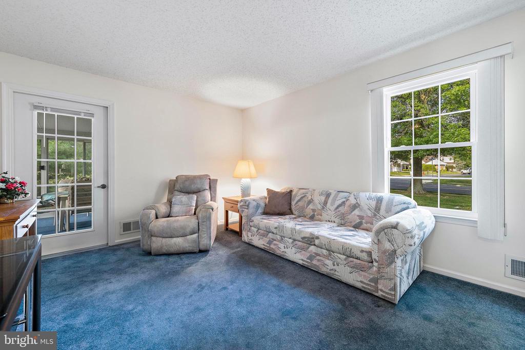 2 COTTONWOOD DRIVE