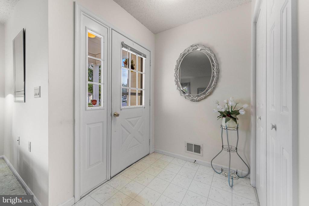 2 COTTONWOOD DRIVE