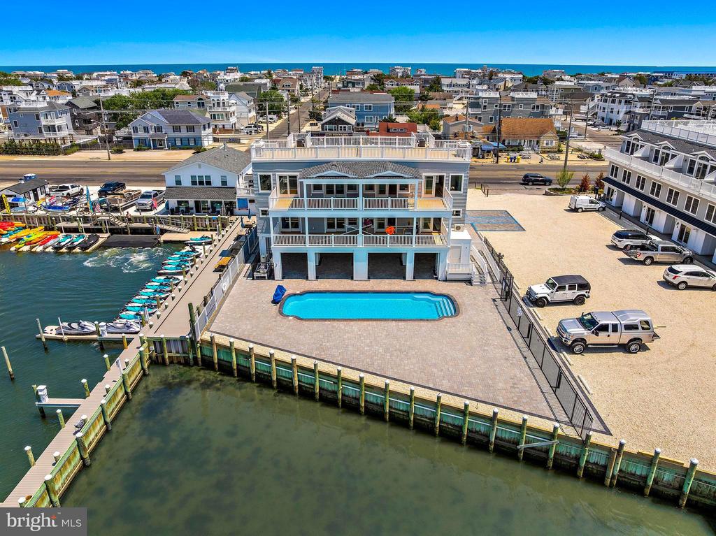 2600 LONG BEACH BOULEVARD 19