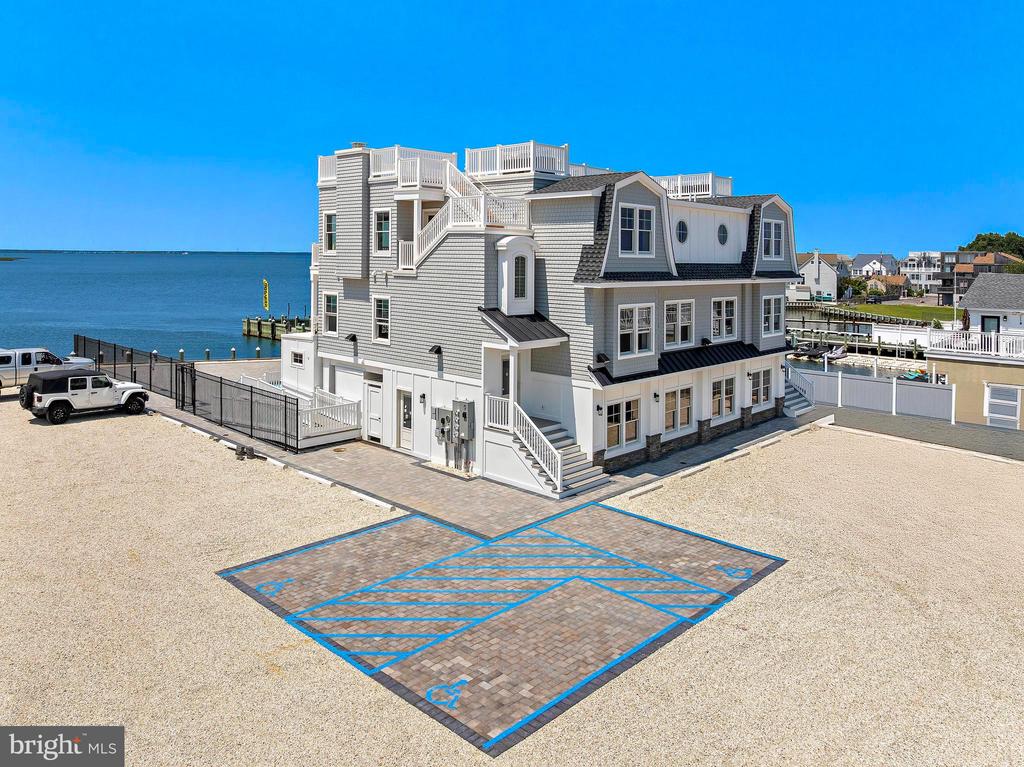 2600 LONG BEACH BOULEVARD 19
