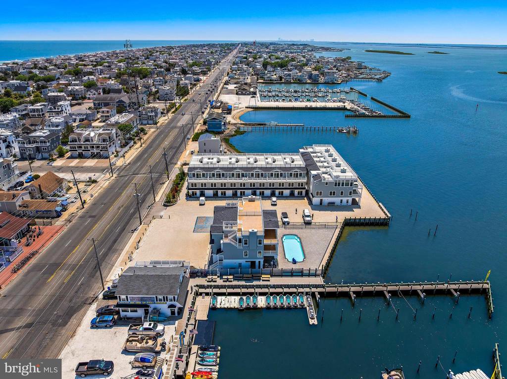 2600 LONG BEACH BOULEVARD 19