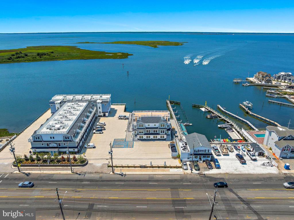 2600 LONG BEACH BOULEVARD 19