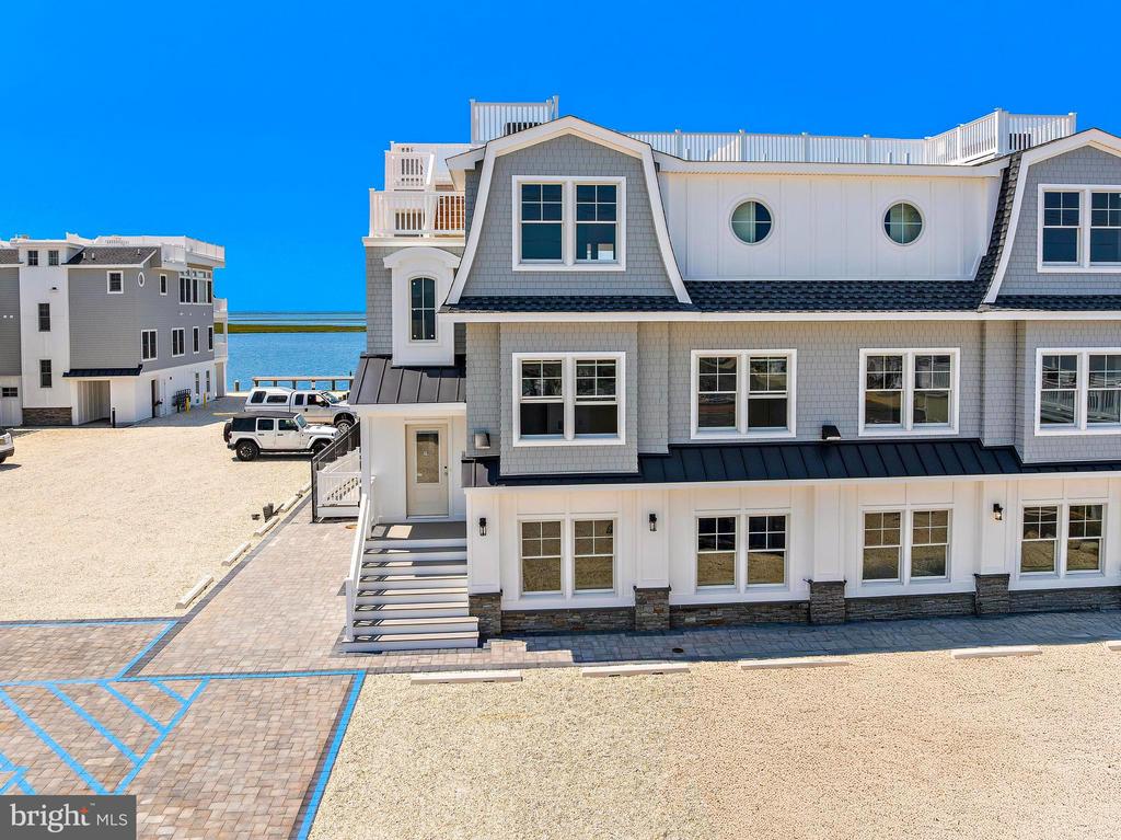 2600 LONG BEACH BOULEVARD 19