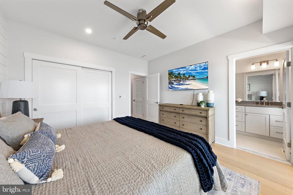 2600 LONG BEACH BOULEVARD 14