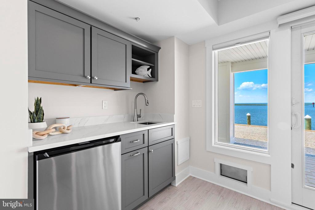 2600 LONG BEACH BOULEVARD 14