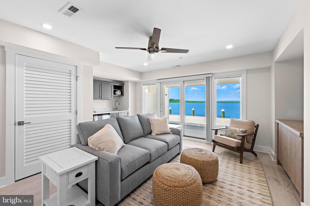 2600 LONG BEACH BOULEVARD 14