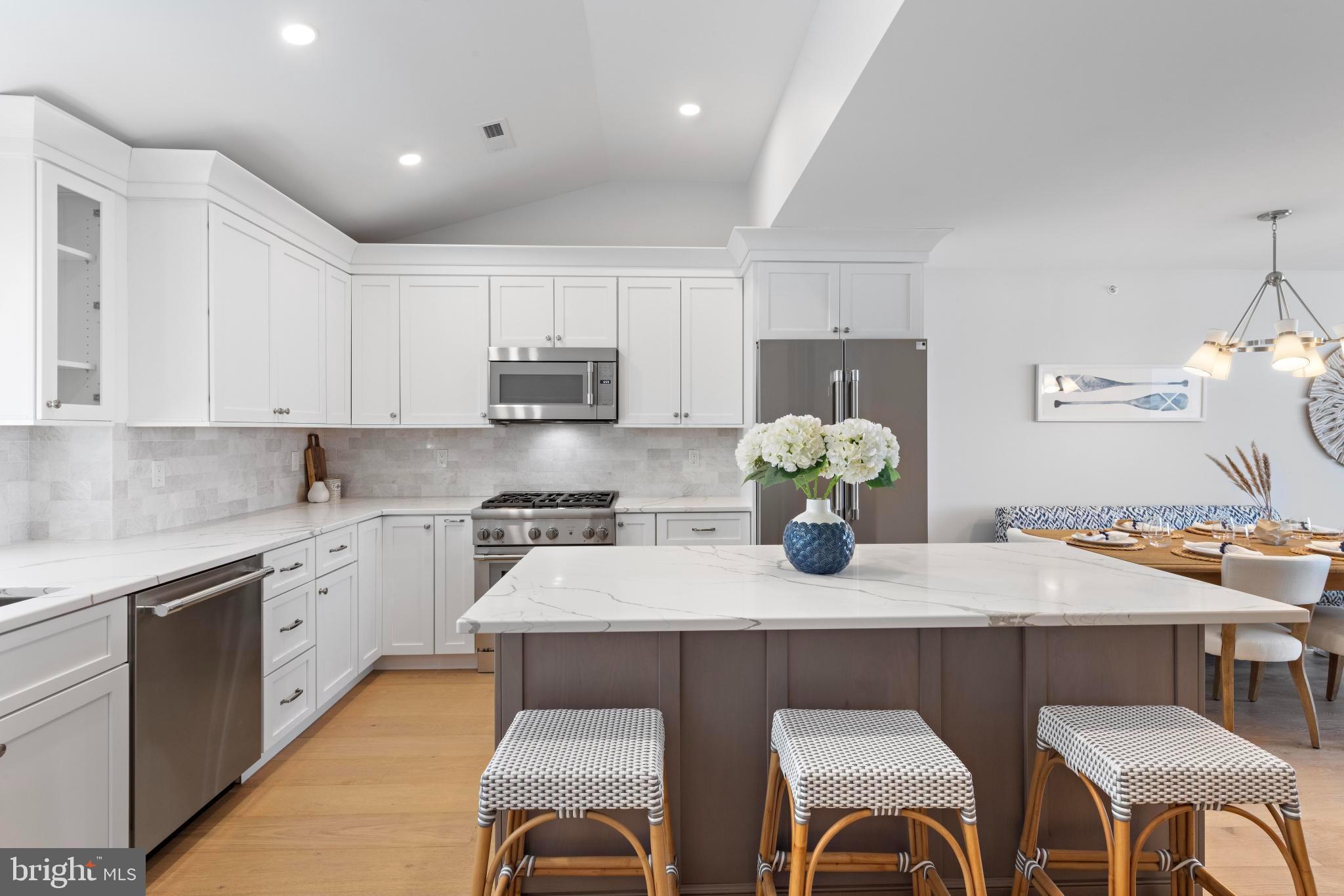 2600 LONG BEACH BOULEVARD 14