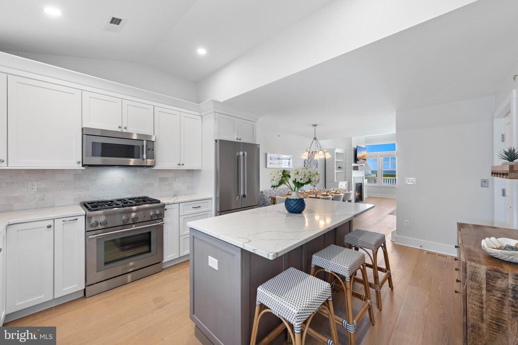 2600 LONG BEACH BOULEVARD 14