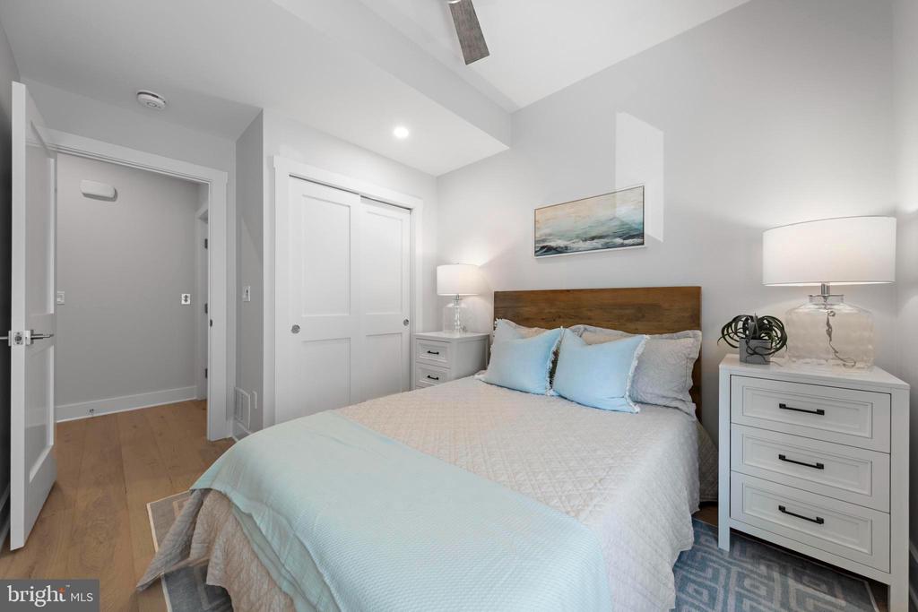 2600 LONG BEACH BOULEVARD 14