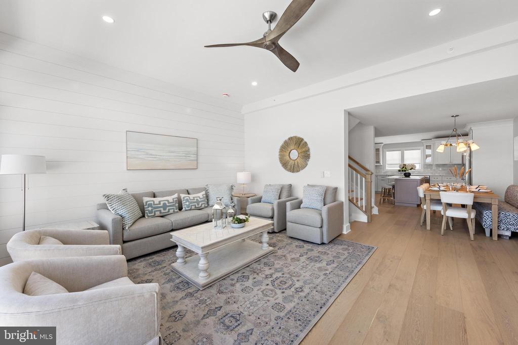2600 LONG BEACH BOULEVARD 14