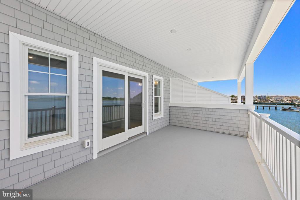 2600 LONG BEACH BOULEVARD 14