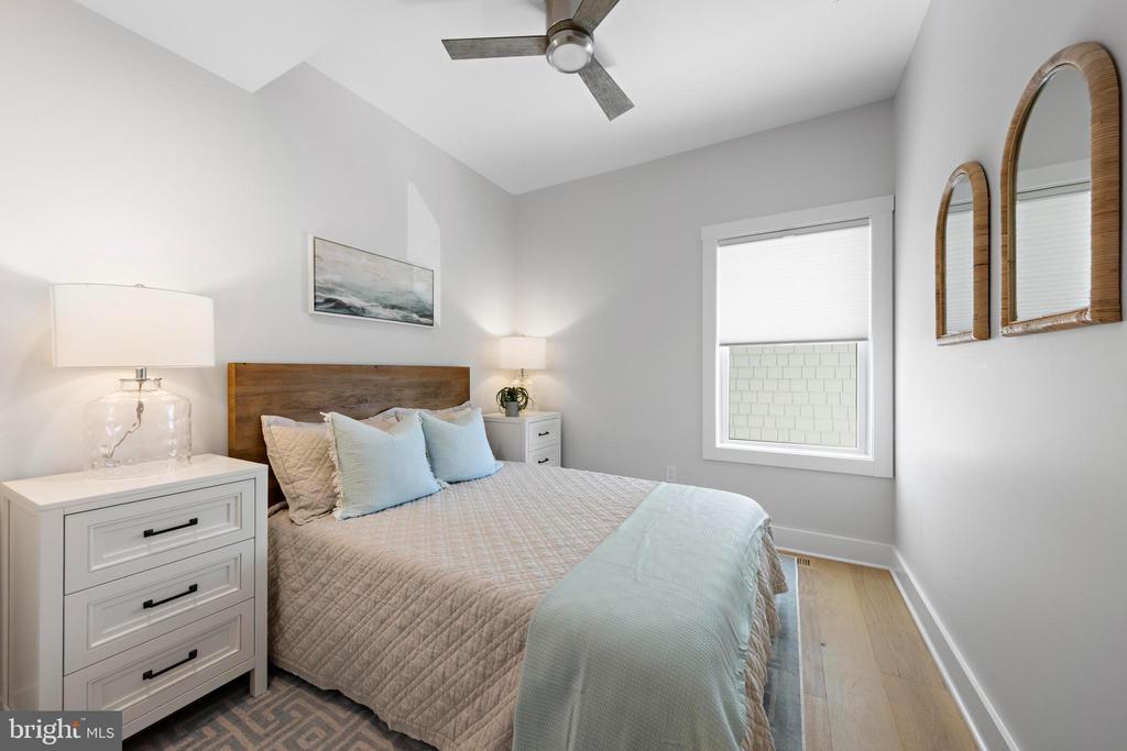 2600 LONG BEACH BOULEVARD 14