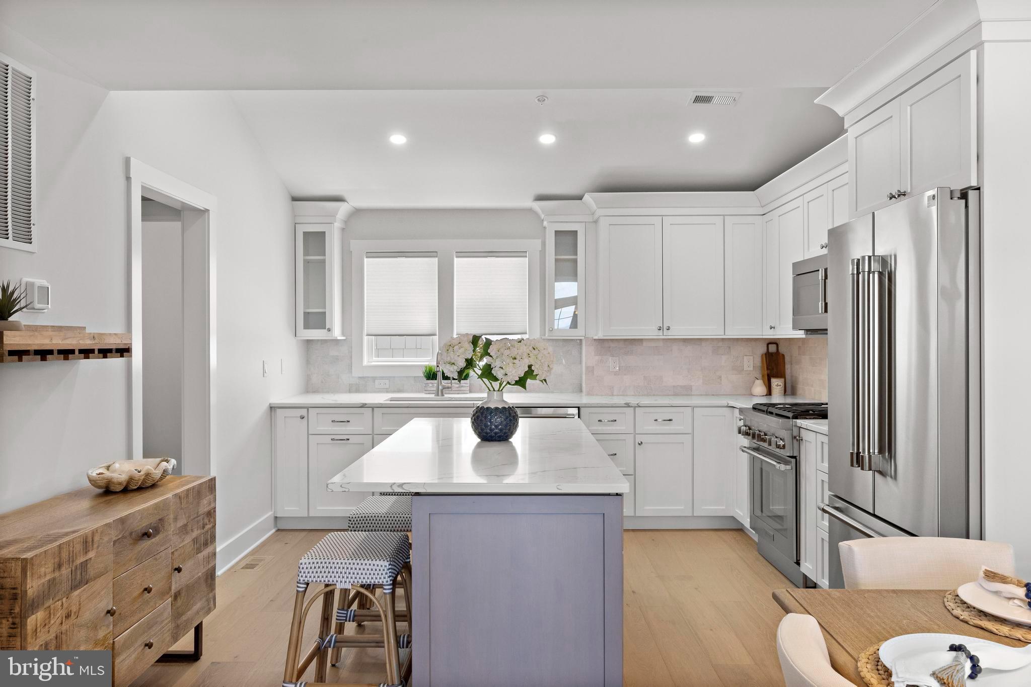 2600 LONG BEACH BOULEVARD 14