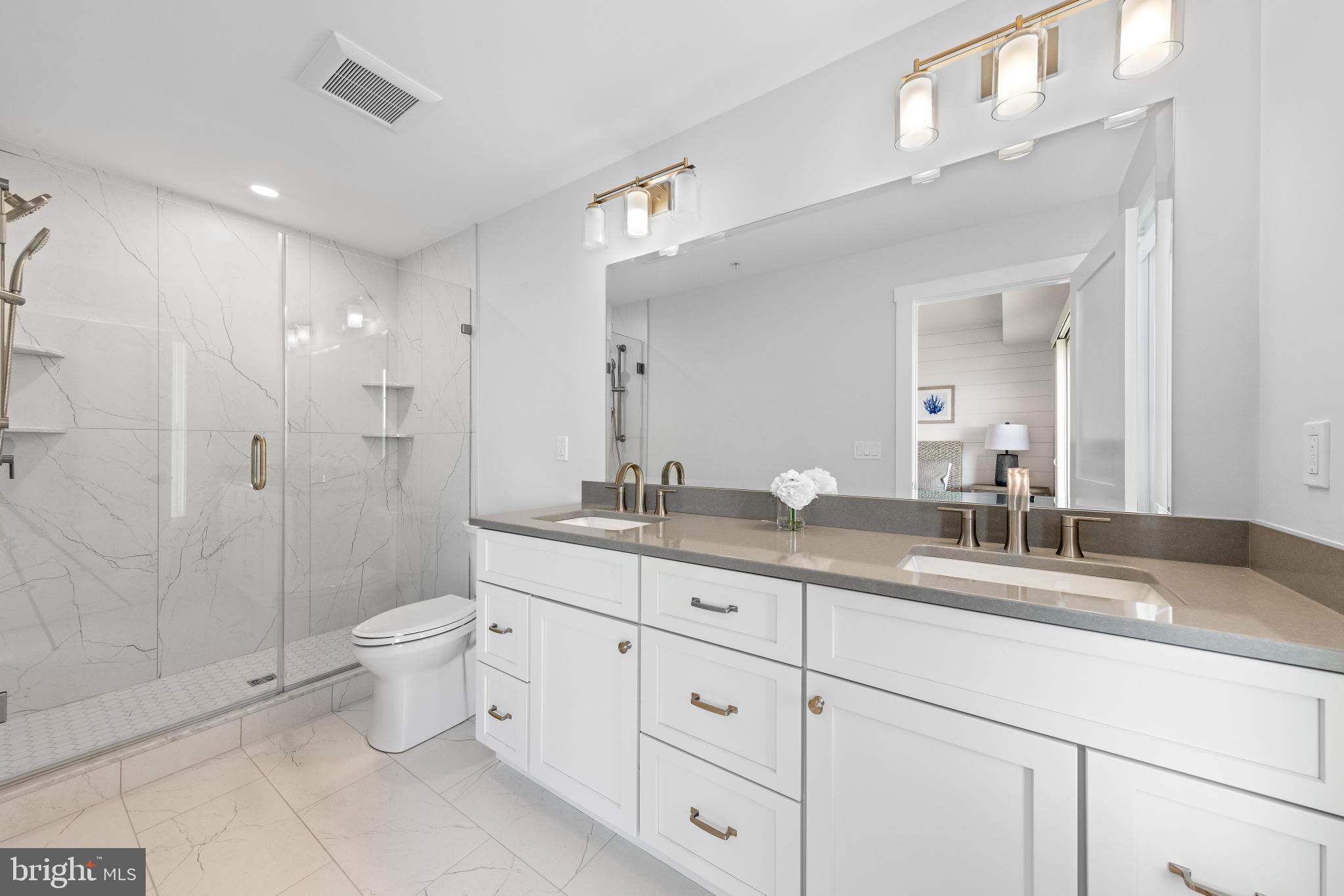2600 LONG BEACH BOULEVARD 14