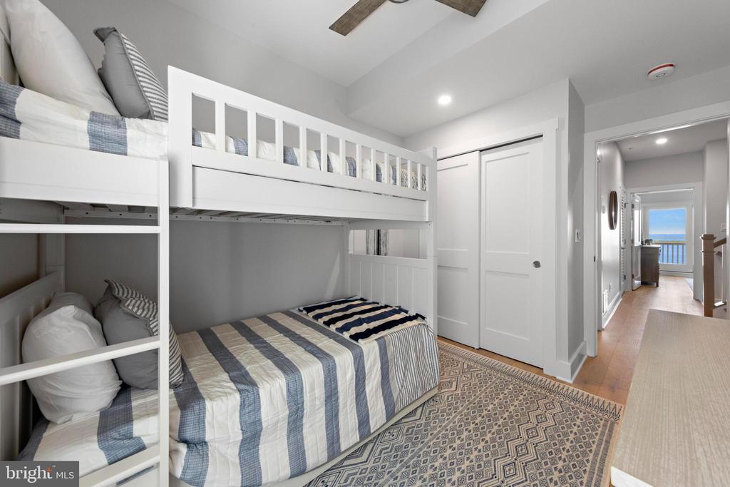 2600 LONG BEACH BOULEVARD 14