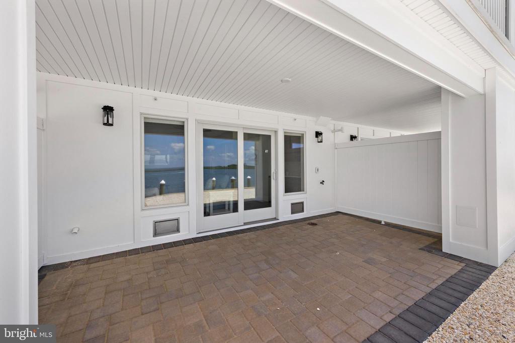 2600 LONG BEACH BOULEVARD 14