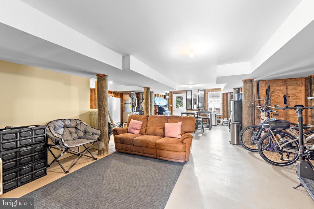 104 E 18TH STREET