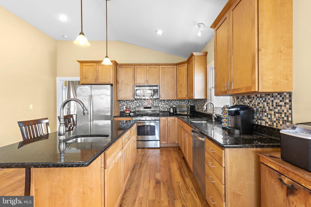 104 E 18TH STREET