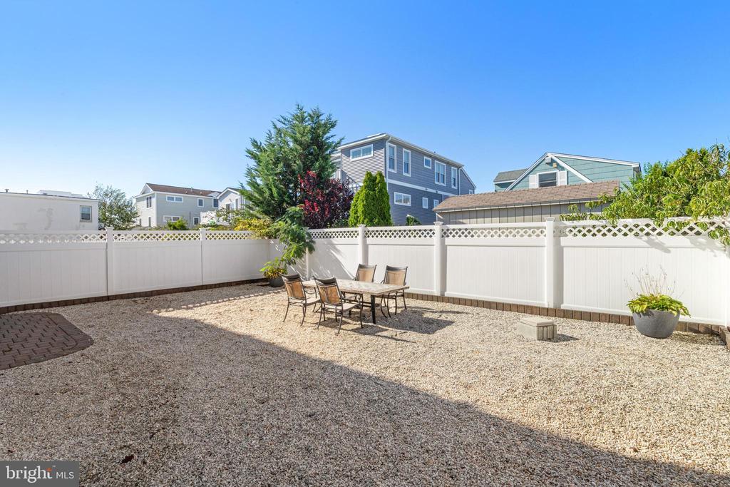 104 E 18TH STREET