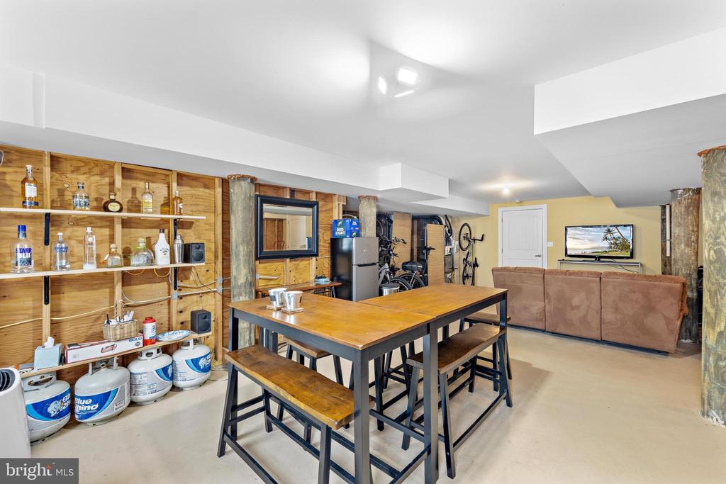 104 E 18TH STREET