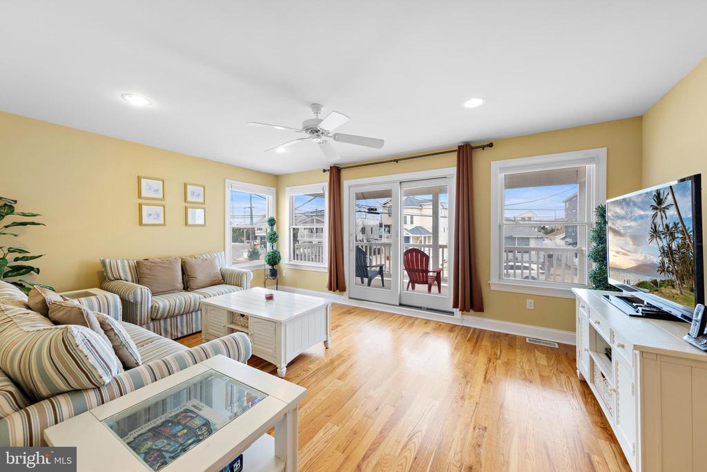 104 E 18TH STREET