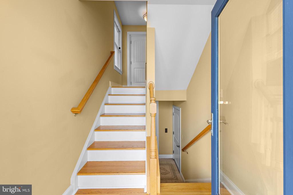 104 E 18TH STREET