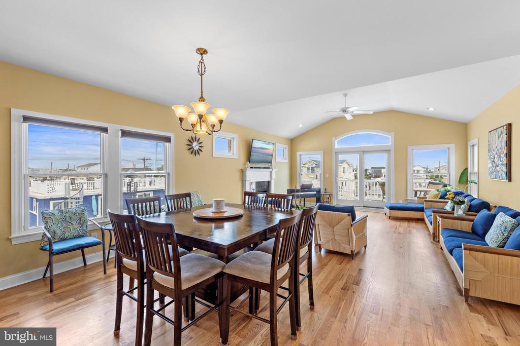 104 E 18TH STREET