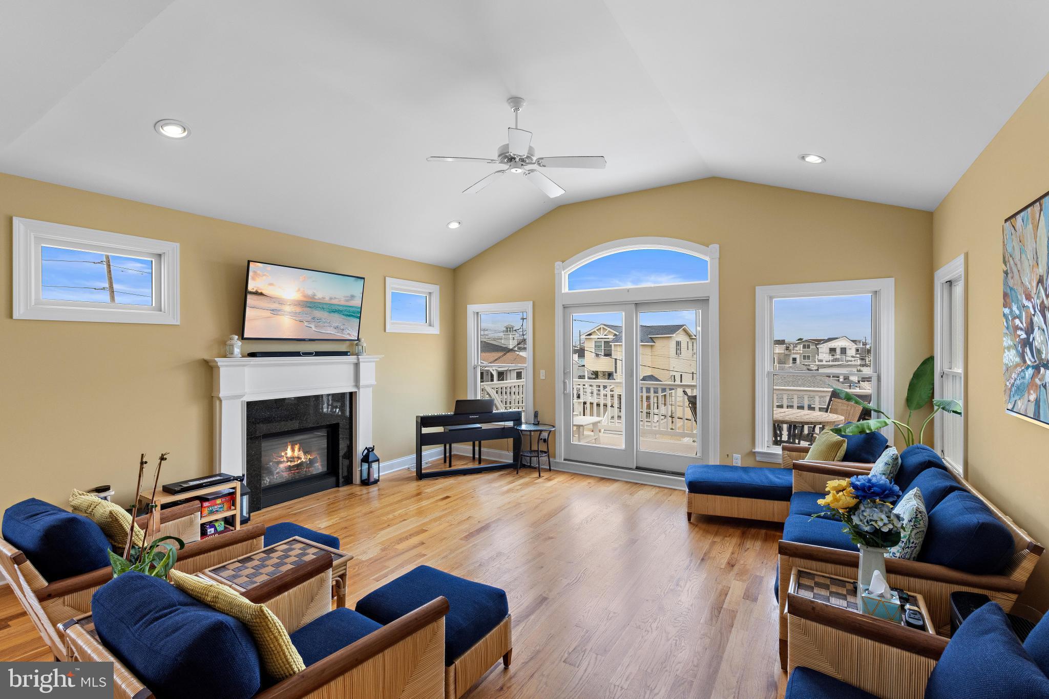 104 E 18TH STREET
