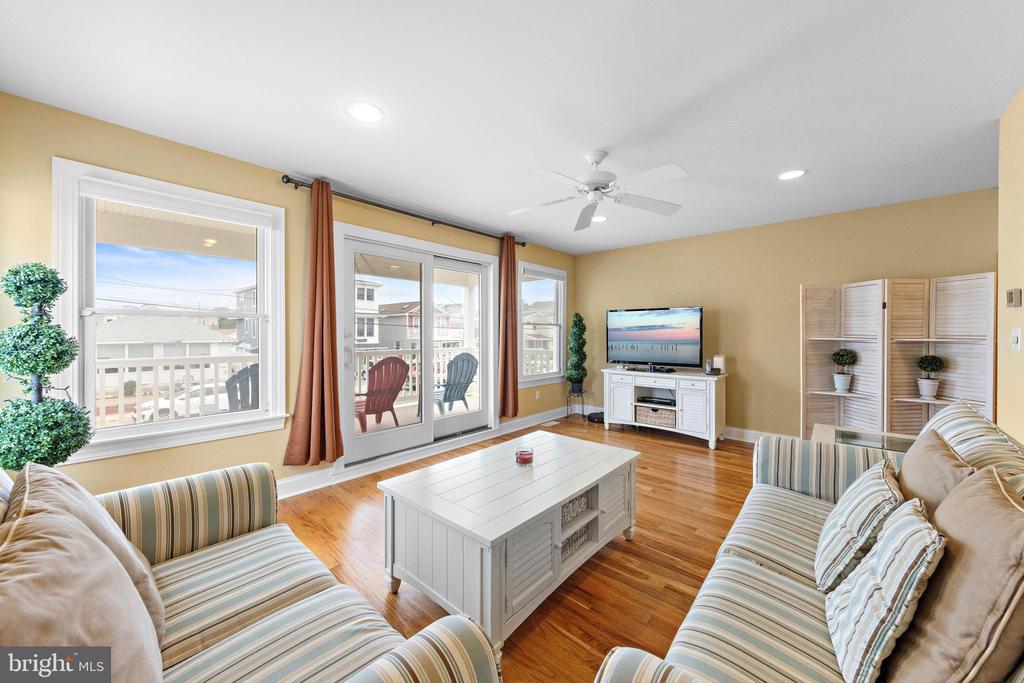 104 E 18TH STREET