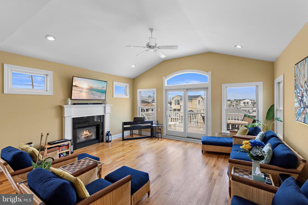 104 E 18TH STREET