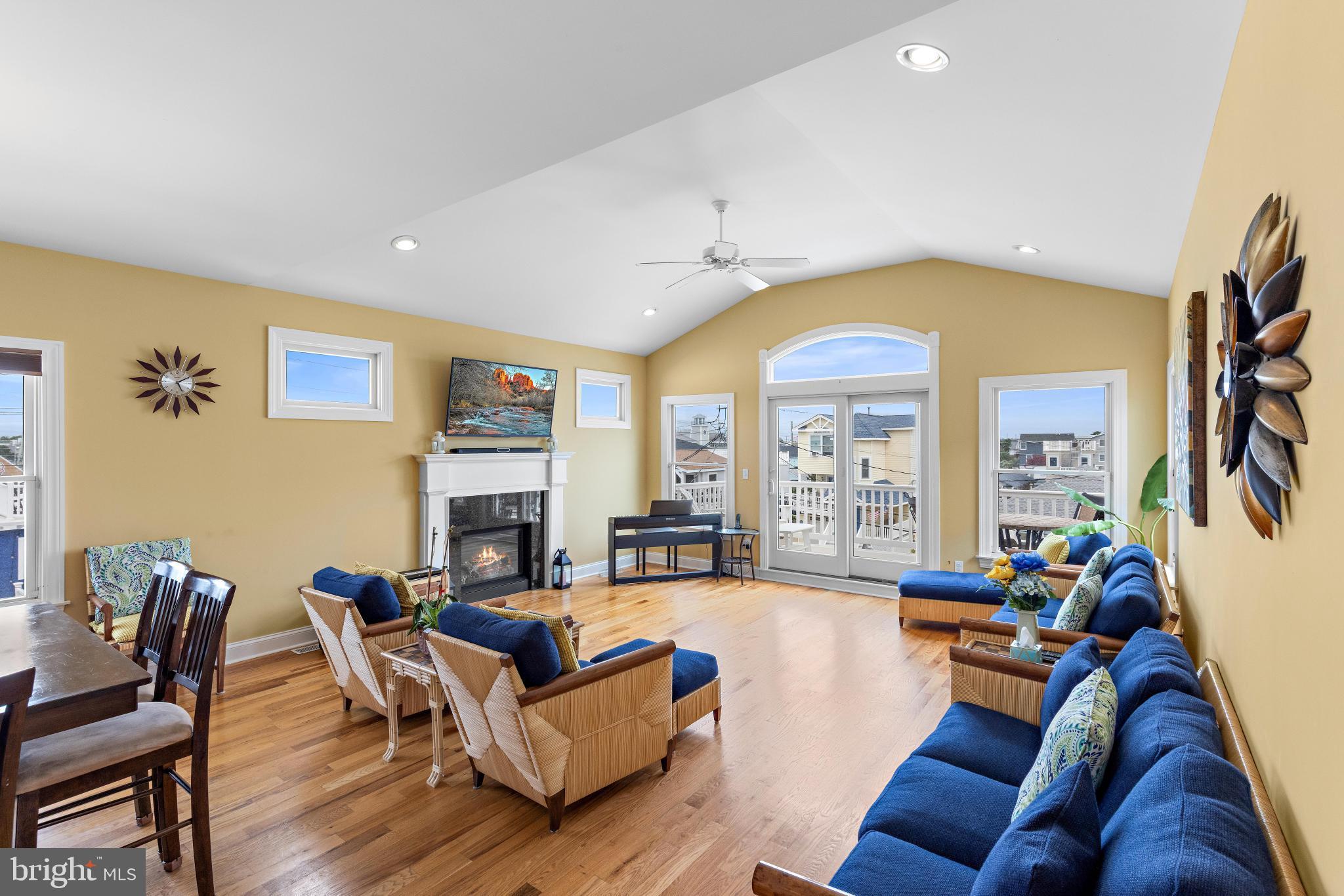 104 E 18TH STREET