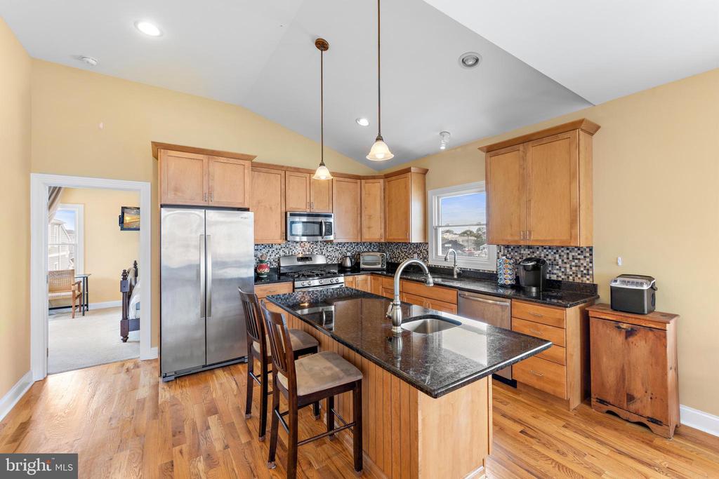 104 E 18TH STREET