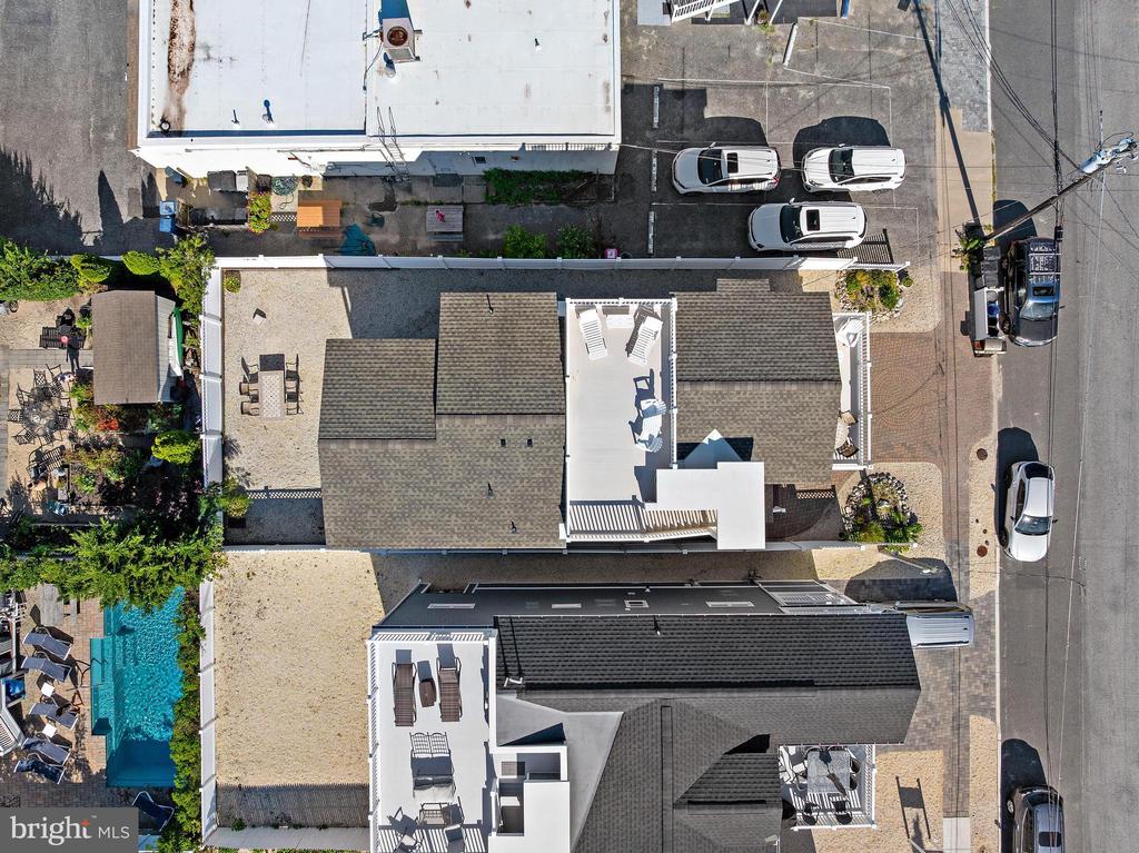 104 E 18TH STREET