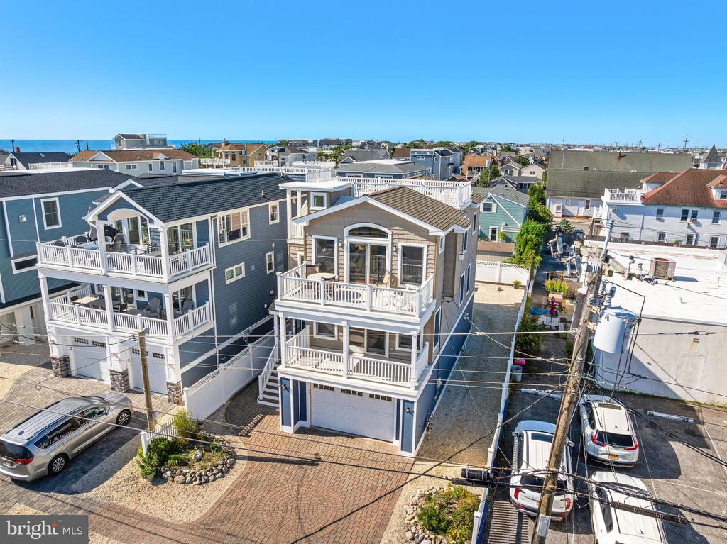 104 E 18TH STREET