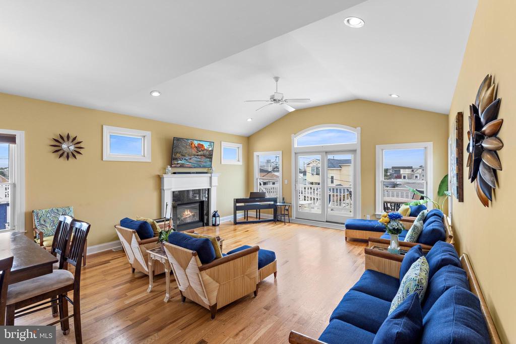 104 E 18TH STREET