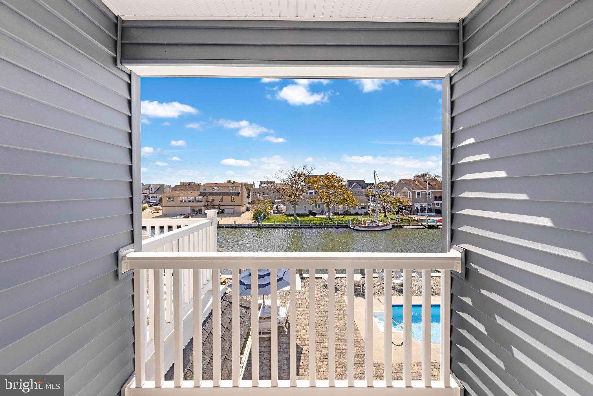 25 VENETIAN COURT