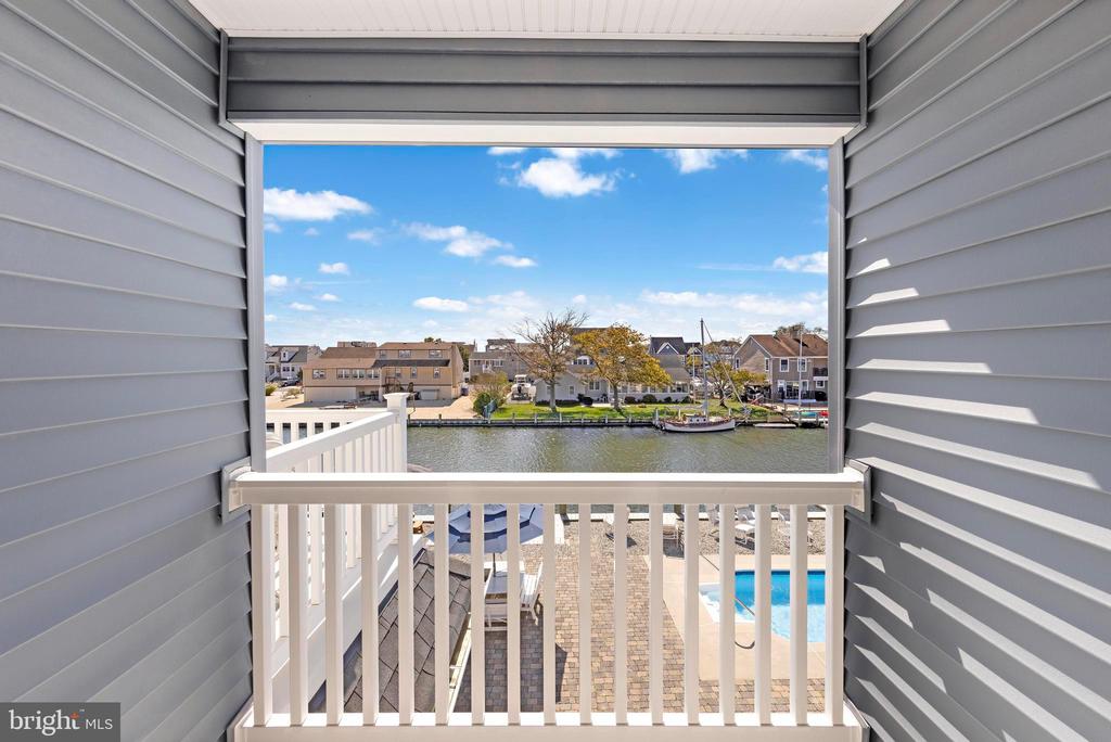 25 VENETIAN COURT
