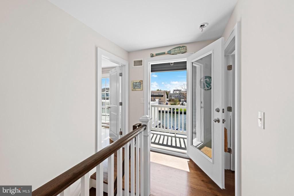 25 VENETIAN COURT