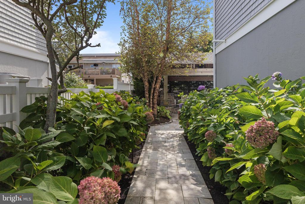 316 LIBERTY AVENUE