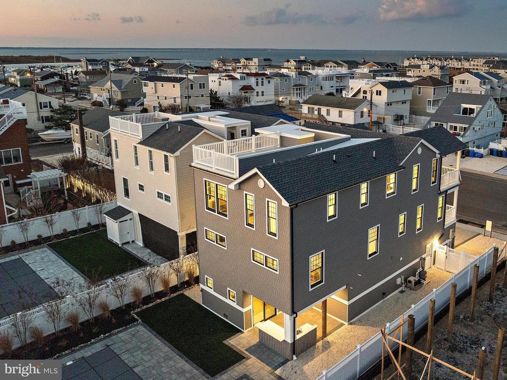 322 THIRD STREET