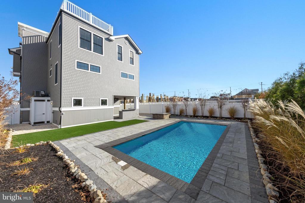 322 THIRD STREET